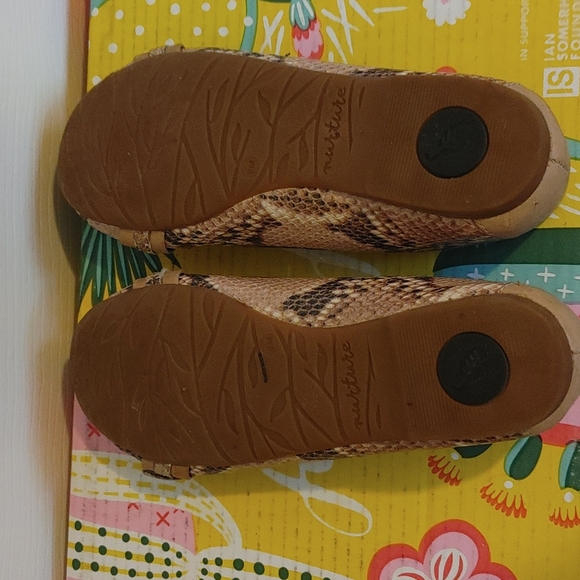 Nurture Flats - Picture 3 of 3